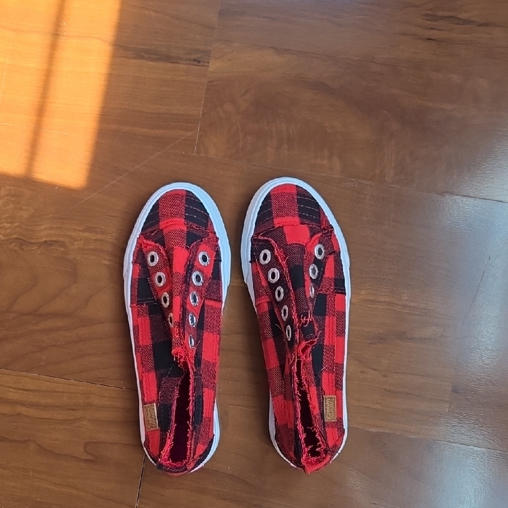 NEW Plaid Red Kids Slip-On Shoes
